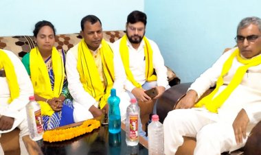 मनरेगा में रोजी-रोटी तलाशने पर विवश है बेरोजगार– ओमप्रकाश राजभर