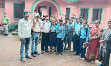 साइंस ड्रामा में जिले में प्रथम आए उत्क्रमित उच्च विद्यालय गोविंदपुर के छात्र-छात्राएं