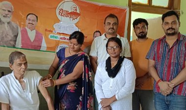 सेवा पखवाड़ा के तहत भाजयुमो ने टीका लगवाने वालो को किया जागरूक