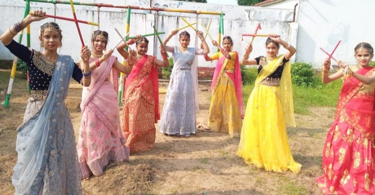 बीपीएस हायर सेकेंडरी पब्लिक स्कूल में छात्र-छात्राओं ने डांडिया नृत्य कर उपस्थित लोगों का मोहा मन, मिली वाहवाही