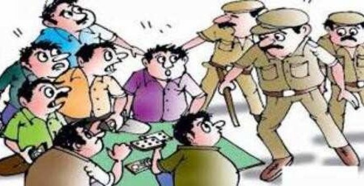नगपुरा में जुआ खेलते आठ जुआड़ी गिरफ्तार, 62 हजार नकद व ताश के पत्ते बरामद