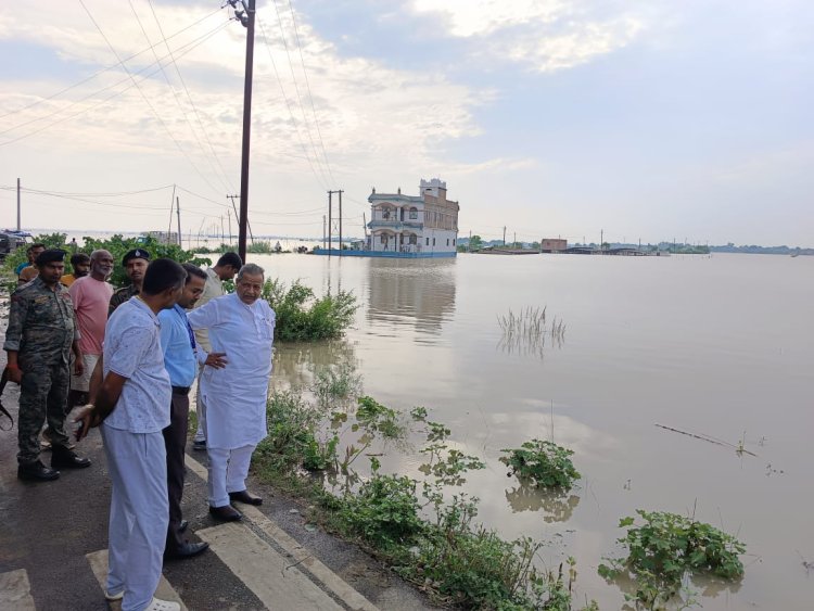 बड़हरा विधायक ने क्षेत्र में आए बाढ़ का किया निरीक्षण , पदाधिकारियों के साथ बैठक आयोजित किया