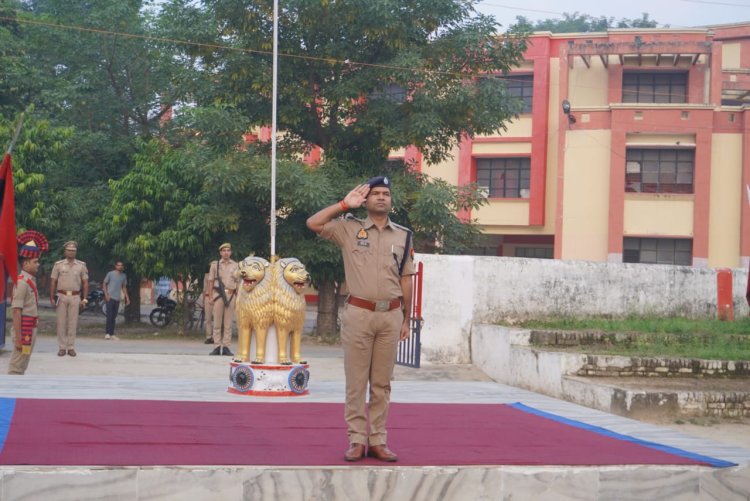 "पुलिस अधीक्षक ने लापरवाही के आरोप में जापलिनगंज चौकी इंचार्ज और हल्दी थानाध्यक्ष को निलंबित किया"