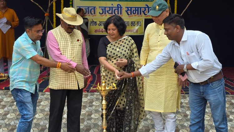 "शांति स्मृति विद्यालय में दीपावली एवं छठ पर्व पर रंगोली एवं गीत-संगीत प्रतियोगिता का भव्य आयोजन"