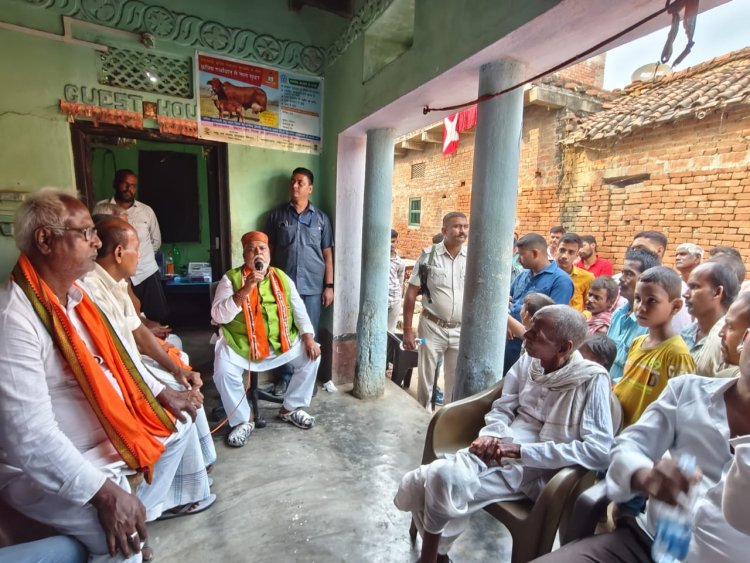 "डॉ. प्रेम कुमार और सुनील पांडेय का तरारी में जनसंपर्क, क्षेत्रीय विकास और शांति की अपील"