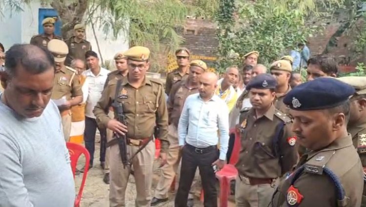 कलयुगी बेटे ने फावड़े से मां और दादी की हत्या, पुलिस जांच में जुटी