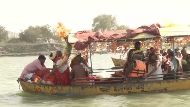 श्री राम जन्मभूमि मंदिर के मुख्य पुजारी महंत सत्येंद्र दास को सरयु नदी में दी गई जल समाधि