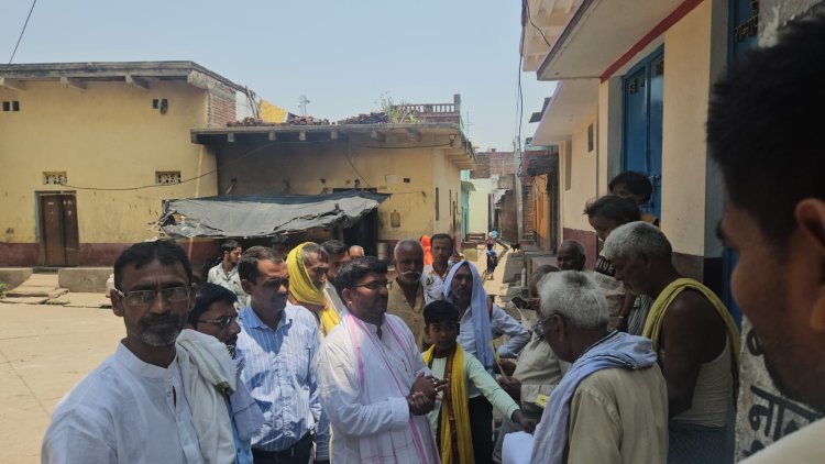 जैसे नेता वोट मांगने जनता के दरवाजे पर जाते है वैसे ही जनता का समस्याओ का निदान के लिये जनता के दरवाजे पर जाना होगा : रवि उज्जवल