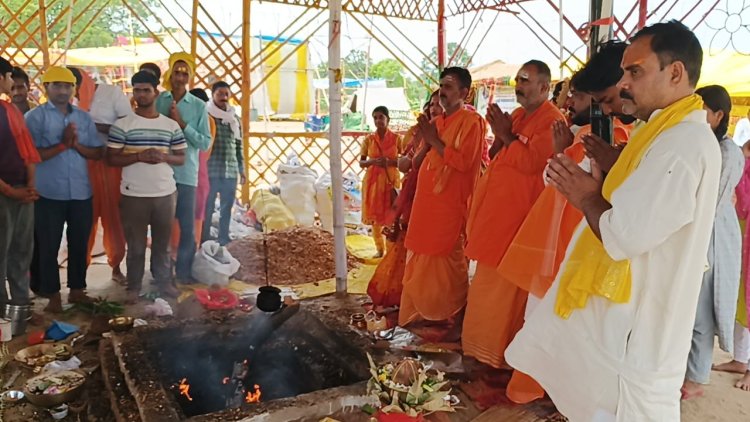 केसठ में चल रहे शतचंडी महायज्ञ एवं मां काली प्राण प्रतिष्ठा महोत्सव भंडारे के साथ हुआ संपन्न