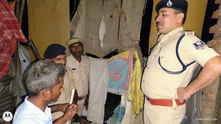 लाखनडिहरा गांव में पत्नी को आशिक के साथ पकड़ा तो कर बटखरे से मार कर दी हत्या, पति गिरफ्तार