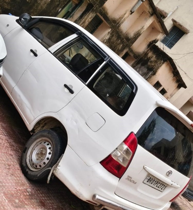 ब्रह्मपुर पुलिस ने पटना जा रही शराब से भरी ईनोवा गाड़ी की जब्त, शराब की गिनती जारी
