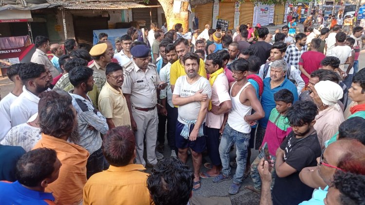 मार्निंग वॉक करने निकले वृद्ध को ट्रक ने रौंदा, मौत, विरोध में सड़क जाम