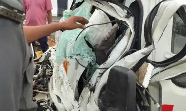 एम्बुलेंस ने मारी पीकप को टक्कर: हरियाणा से पिता का शव लेकर बिहार आ रहे पांच लोगों की पूर्वाचल एक्सप्रेसवे मौत