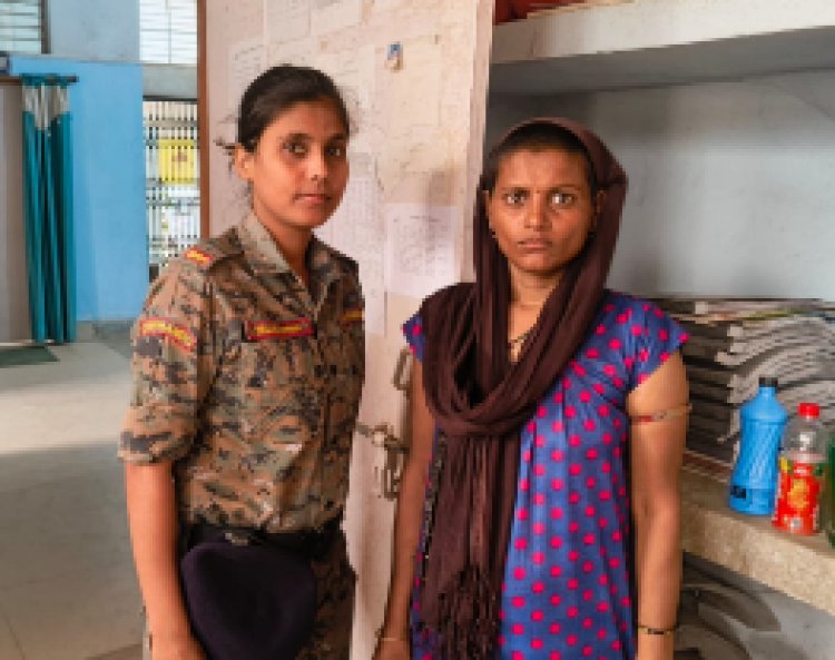 डुमरांव में भटकी विक्षिप्त महिला, रेस्क्यू कर पहचान के प्रयास में जुटी पुलिस
