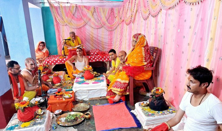 ईश्वर के नाम का स्मरण करने मात्र से ही कलयुग में मिलती है मानव को मुक्ति - दयानंद मिश्र