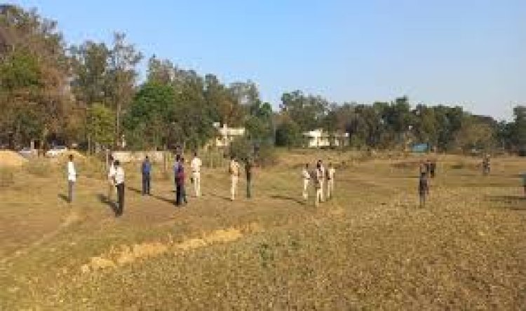 पुरूखों की कीर्ति पर पीढ़ियों ने पोती कालिख, बेच डाली विद्यालय के लिए दान की गई जमीन