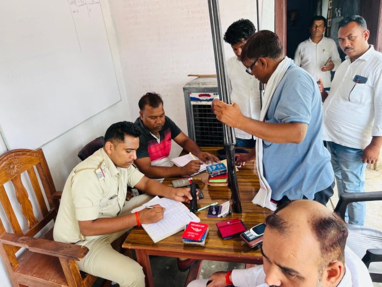 शस्त्र सत्यापन अभियान, दूसरे दिन डुमरांव, नया भोजपुर व कोरानसराय में हुआ 56 आग्नेयाश्त्रों का सत्यापन