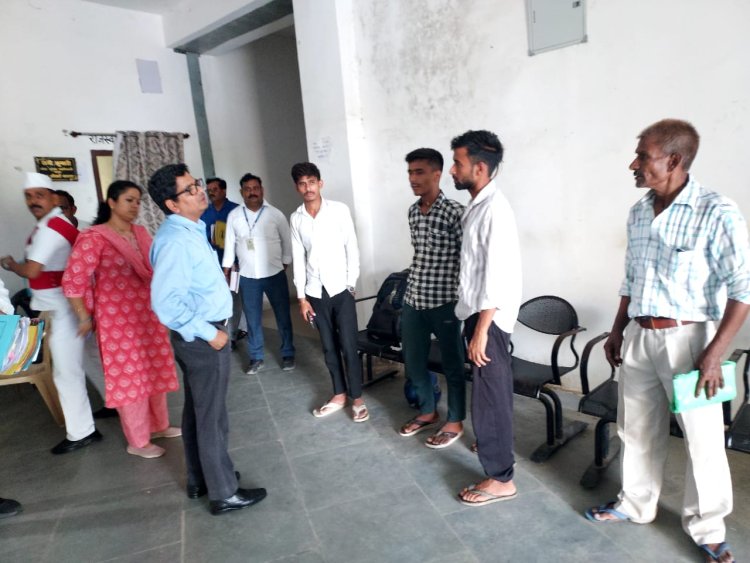 अपर समाहर्ता ने किया नावानगर अंचल कार्यालय का निरीक्षण, कार्य में तेजी लाने का दिया निर्देश