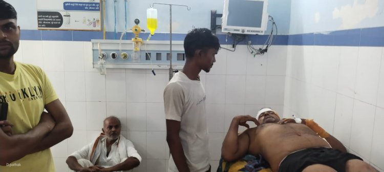 अहले सुबह शौच के लिए निकले अधेड़ पर युवक ने चाकू से किया जानलेवा हमला, हालत गंभीर