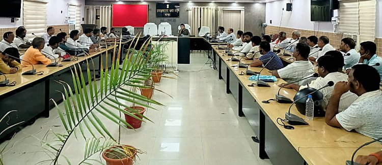 10 अगस्त तक जमा कराए सीएमआर का चावल, नहीं जमा करने वाले मिलरो व पैक्सों पर करें कार्रवाई - अपर समाहर्ता