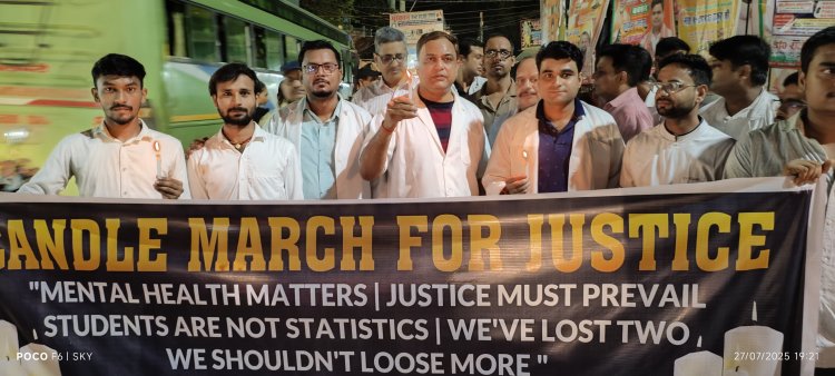 मेडिकल छात्रों की आत्महत्या पर चिंतित डॉक्टरों ने कैंडल मार्च निकाल जताया विरोध