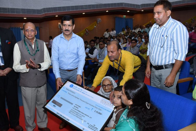 पूर्व सैनिकों को मिला वर्षों बाद सम्मान और राहत, प्रयागराज में बांटे गए पेंशन और एरियर