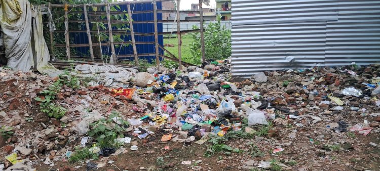 सफाई एनजीओ द्वारा शहर का कूड़ा नगर में ही किया जा रहा डंप