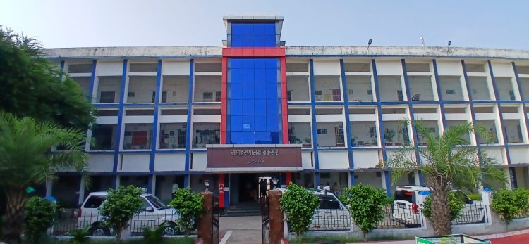 जिलाधिकारी ने जनता दरबार में सुनी समस्याएं, अधिकारियों को दिए त्वरित कार्रवाई के निर्देश