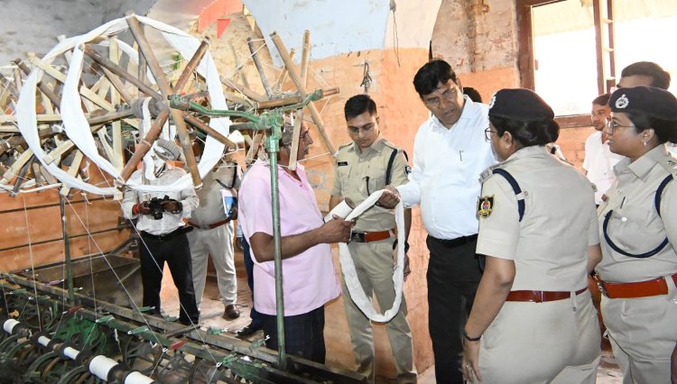 कारा से निकलने के बाद मुख्यधारा से जुड़कर समाज निर्माण में सहयोग करें कैदी - डीएम