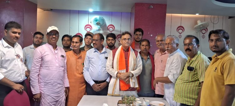 पीएम की मां को गाली देने वाले राष्ट्रहित के हितैषी नहीं हो सकते- प्रो. एके दुबे