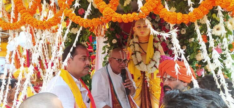 भगवान वामन जयंती पर बक्सर में आयोजित हुआ भव्य रथयात्रा