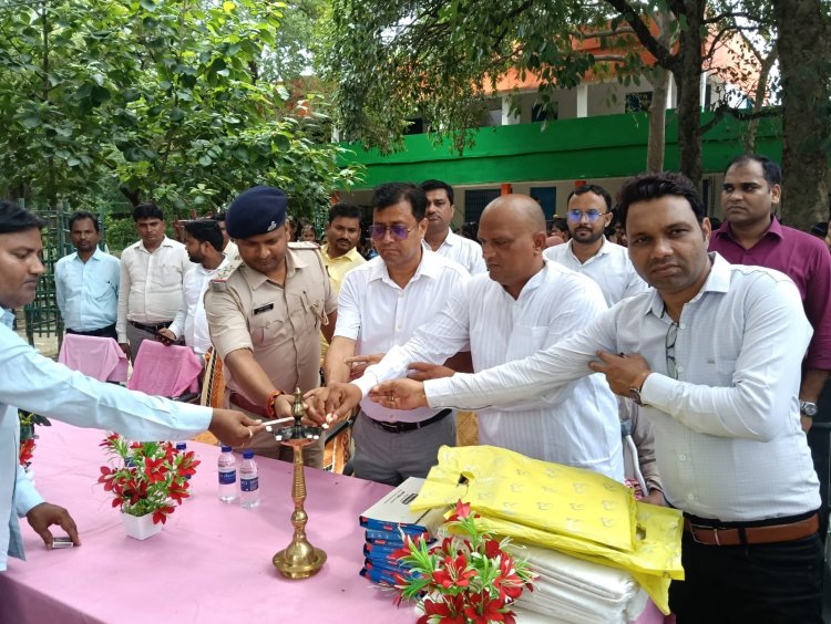 रघुवंशी कुंवरी उच्च विद्यालय में शिक्षक सम्मान और सांस्कृतिक कार्यक्रम का हुआ आयोजन