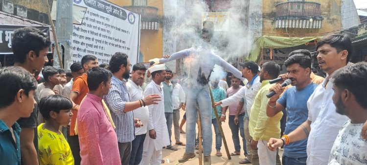 ‎ बिजली विभाग की नाकामी पर स्वयं-शक्ति का हल्लाबोल, पुतला-दहन कर जताई नाराजगी
