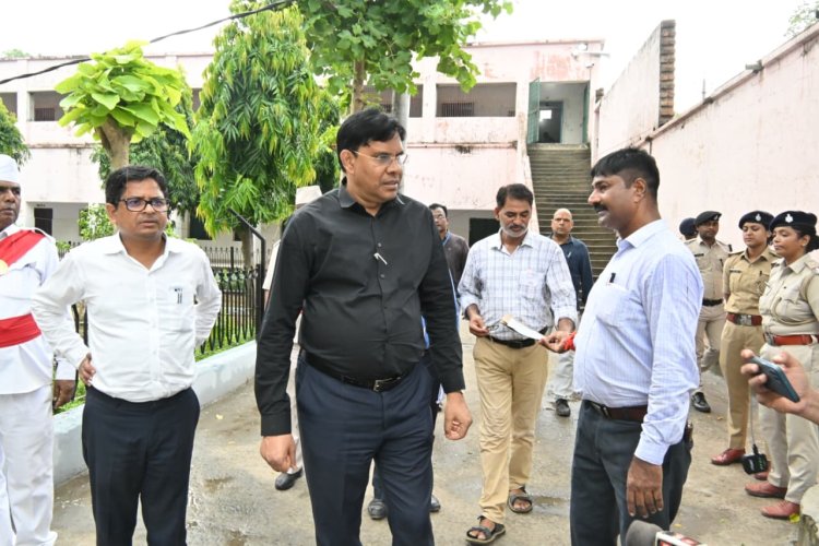 जांच के दौरान फर्स्ट आइडिया को भुगतान पर मचा बवाल, डीएम ने डीईओ से मांगा स्पष्ट प्रतिवेदन