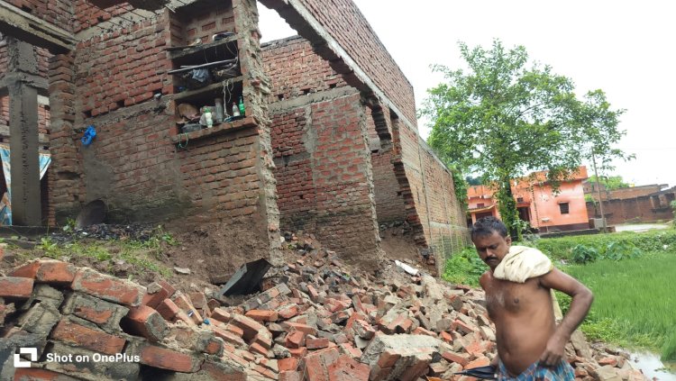 केसठ में आकाशीय बिजली ने मचाई तबाही, कई घर क्षतिग्रस्त, लाखों की संपत्ति बर्बाद