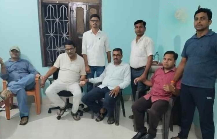 40 हजार घुस लेते विजिलेंस की टीम ने भ्रष्ट कार्यपालक पदाधिकारी और टैक्स दारोगा को रंगेहाथ दबोचा