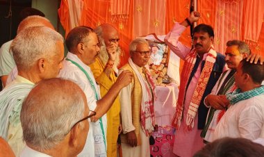 जिला कांग्रेस कमेटी ने दिवंगत नेता राज नारायण दुबे को दी श्रद्धांजलि