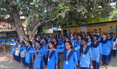 वंदे मातरम” के 150 वर्ष, विद्युत कर्मियों ने गाया राष्ट्रगीत, गूंज उठा डुमरांव कार्यालय परिसर