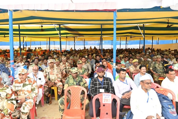 शांतिपूर्ण मतदान को लेकर डुमरांव में प्रशासन की सख्ती, अधिकारियों ने दी सटीक ब्रीफिंग