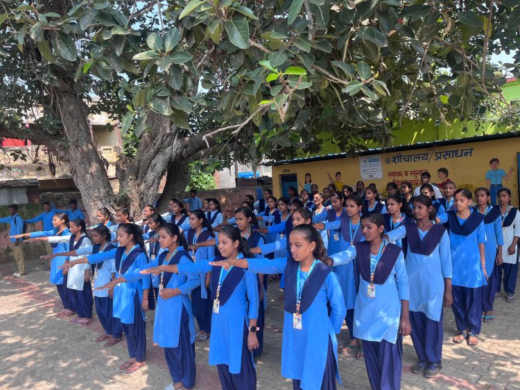 वंदे मातरम” के 150 वर्ष, विद्युत कर्मियों ने गाया राष्ट्रगीत, गूंज उठा डुमरांव कार्यालय परिसर