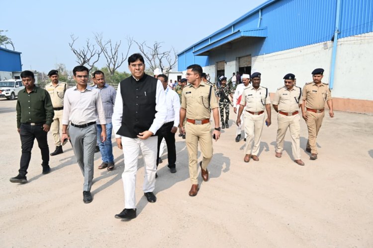स्ट्रॉन्ग रूम और मतगणना केंद्र की सुरक्षा का डीएम-एसपी ने लिया जायज़ा