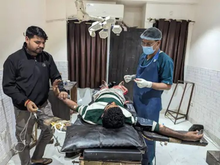 जंगली सुअर को मारने के दौरान युवक को लगी गोली, हालत गंभीर