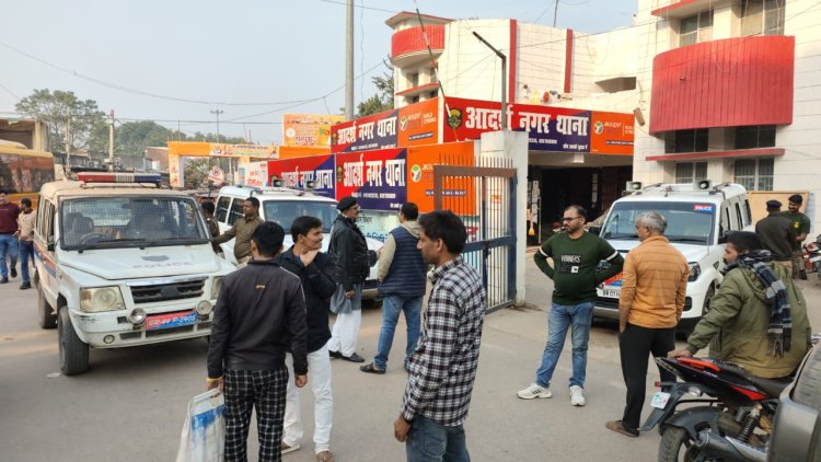 बड़ी खबर: बक्सर में साइबर माफिया गिरोह का भंडाफोड़, 19 गिरफ्तार