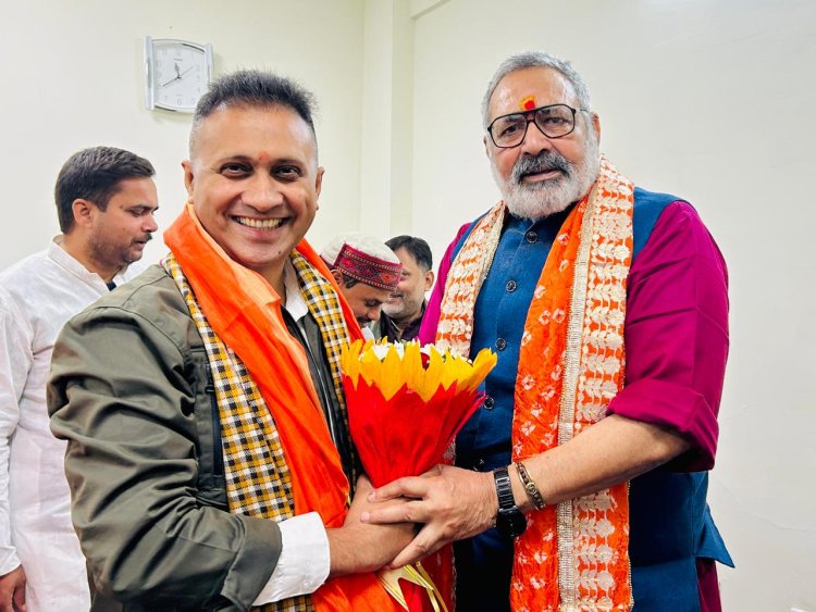 केंद्रीय मंत्री गिरिराज सिंह से मिले बक्सर विधायक आनन्द मिश्र