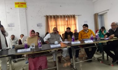 डुमरांव अंचल के खिलाफ लगातार मिल रही है शिकायतें, कार्यशैली सुधारे अधिकारी - राहुल सिंह