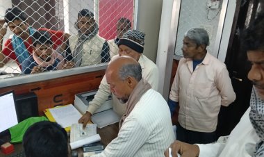 चौसा में पहली बार होल्डिंग टैक्स की दस्तक, दफ्तर में उमड़ी भीड़ से व्यवस्था लड़खड़ाई