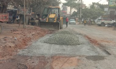 विधायक की पहल से जागा सिस्टम, डुमरांव की जर्जर सड़क पर लौटी हलचल