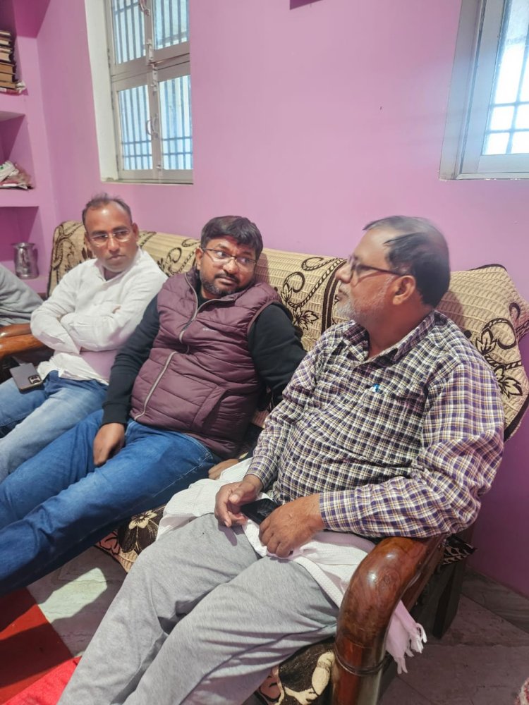 जदयू नेता रवि उज्ज्वल कुशवाहा ने धरहरा में शोक संतप्त परिवार से की मुलाकात