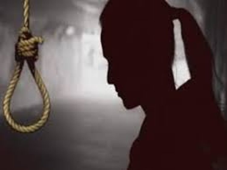 महिला कॉस्टेबल ने दुपट्टे से फांसी लगा की आत्महत्या, जांच में जूटी पुलिस