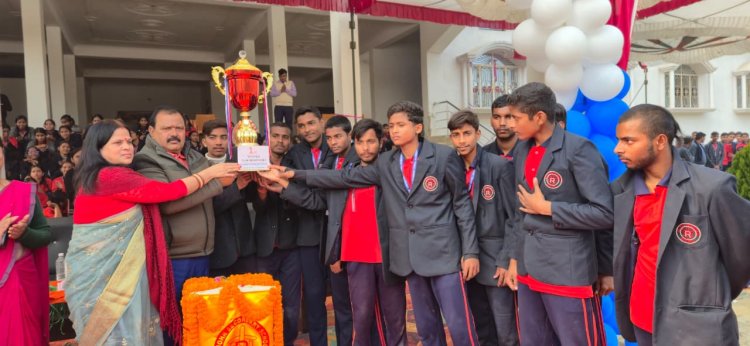 छात्रों के सर्वांगीण विकास में सहायक होता है खेलकूद - डॉ. रमेश सिंह